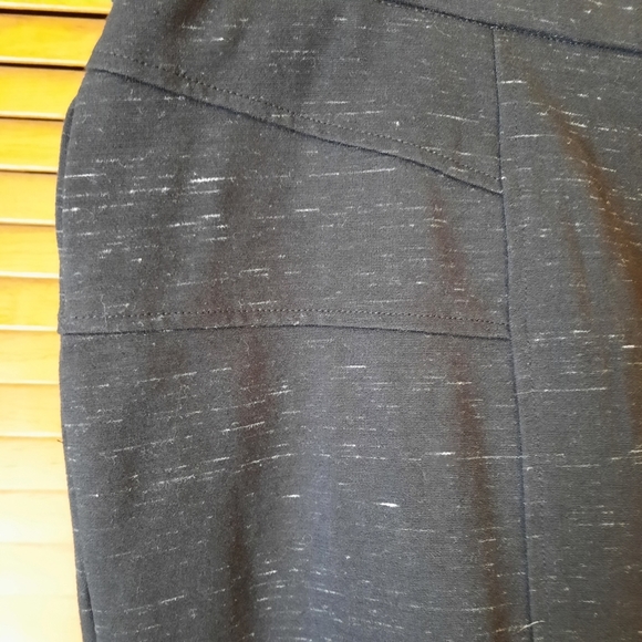 Reitmans Petite Black Stretchy Skirt - Picture 2 of 5